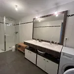 Appartement T3 A Avec Terrasse Et Parking Securise - Fr-1-374-233 *