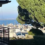 T3 A Avec Terrasse Et Parking Securise - Fr-1-374-233 *