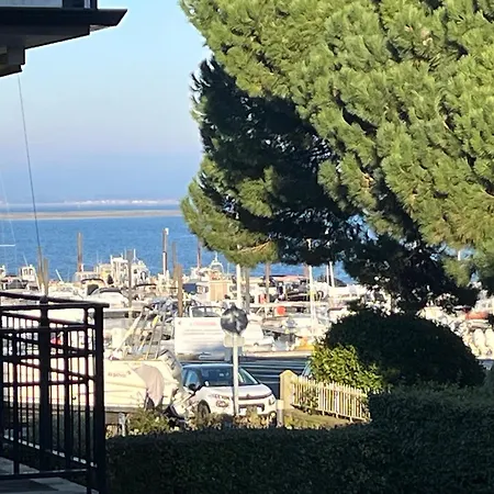 T3 A Avec Terrasse Et Parking Securise - Fr-1-374-233 *